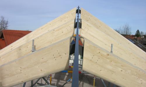 Zeltdachkonstruktion mit Stahl